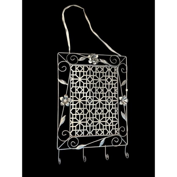 Decorative Floral Design Silver Metal Wall Hanging Jewelry Organizer With 4 Hook - Picture 6 of 13